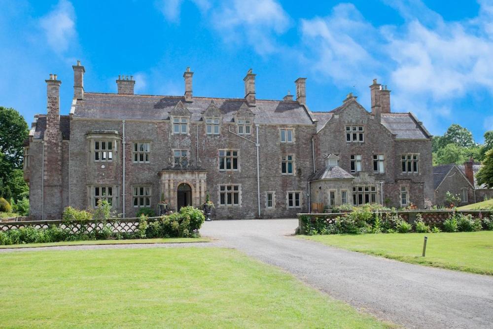 The Coach House Apartment At Cefn Tilla Court, 우스크 외부 사진