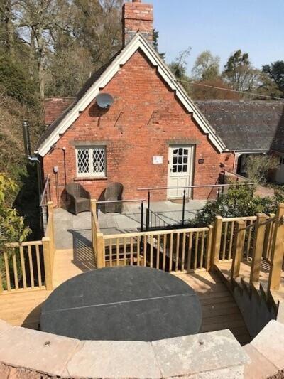 The Coach House Apartment At Cefn Tilla Court, 우스크 외부 사진