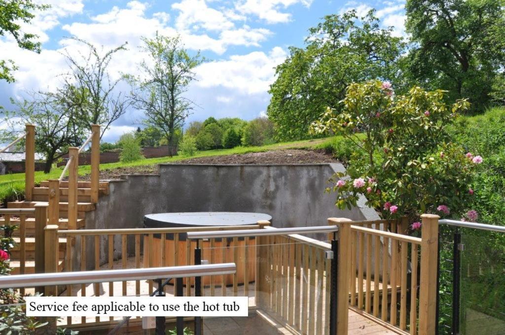 The Coach House Apartment At Cefn Tilla Court, 우스크 외부 사진